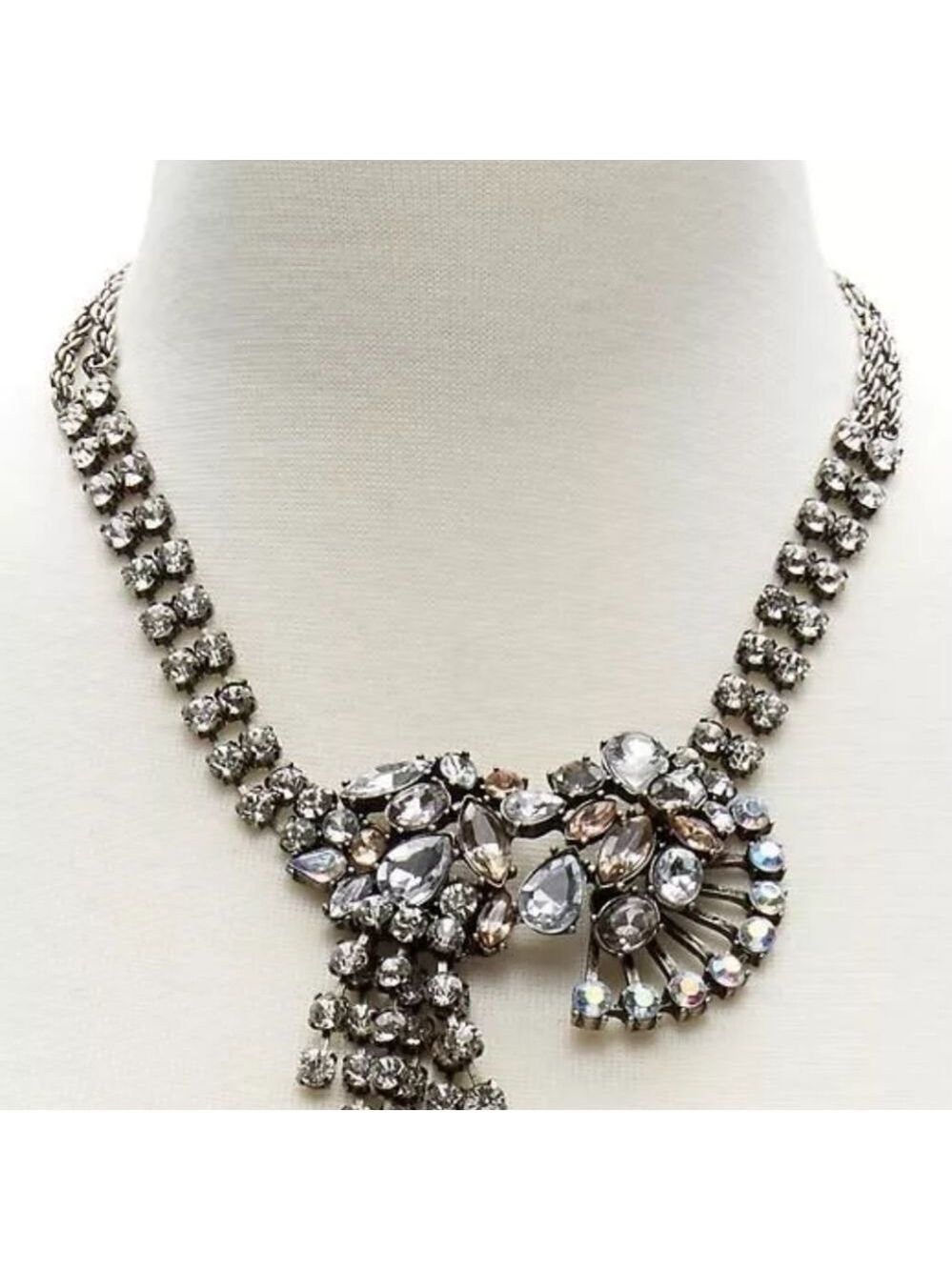 BANANA REPUBLIC ANTIQUE SILVER TONE CUT CRYSTAL 19"-21" NECKLACE NWT - Picture 4 of 8